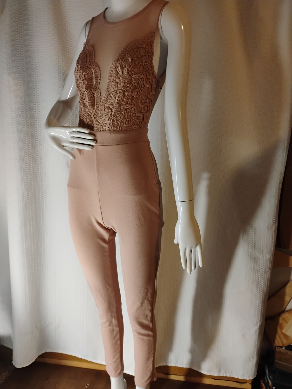 Women's Sleeveless Lace Bodice Jumpsuit in Blush Size S